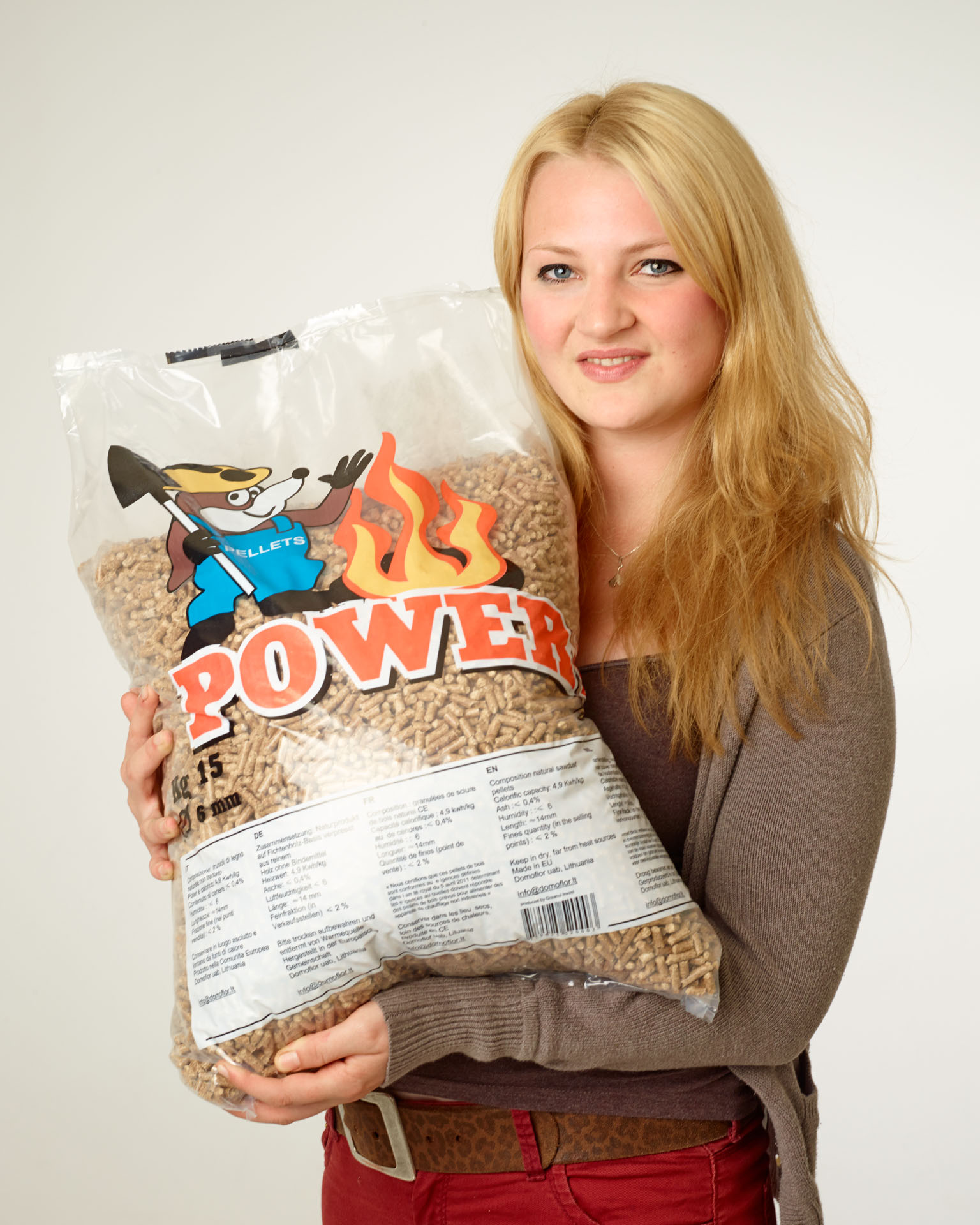 Pellets Power+ EN Plus A1 und DIN Plus 6mm auf Palette Brennstoffe